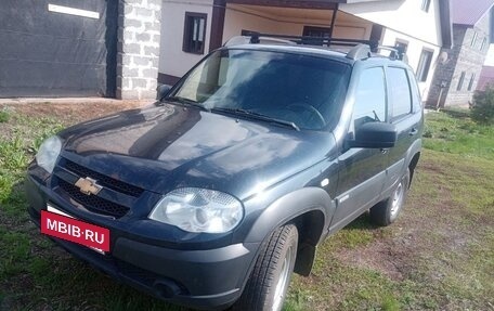 Chevrolet Niva I рестайлинг, 2018 год, 620 000 рублей, 4 фотография