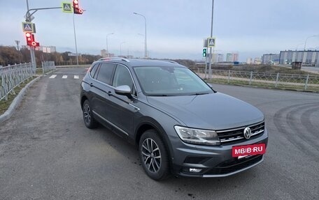 Volkswagen Tiguan II, 2018 год, 2 550 000 рублей, 4 фотография
