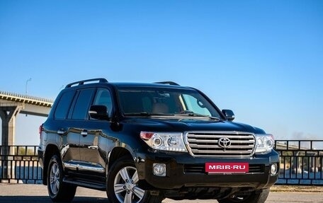 Toyota Land Cruiser 200, 2014 год, 4 150 000 рублей, 2 фотография
