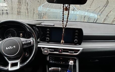 KIA K5, 2021 год, 2 300 000 рублей, 6 фотография