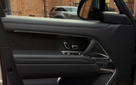 Land Rover Range Rover IV рестайлинг, 2022 год, 20 000 000 рублей, 29 фотография