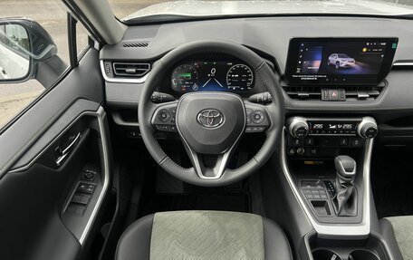 Toyota RAV4, 2025 год, 4 090 000 рублей, 10 фотография