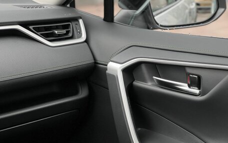 Toyota RAV4, 2025 год, 4 090 000 рублей, 21 фотография