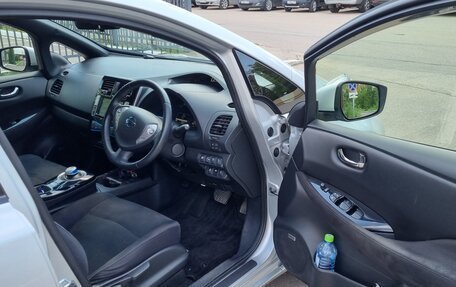 Nissan Leaf I, 2017 год, 867 000 рублей, 2 фотография