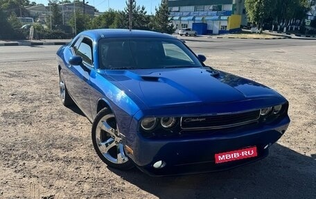 Dodge Challenger III рестайлинг 2, 2012 год, 1 700 000 рублей, 1 фотография