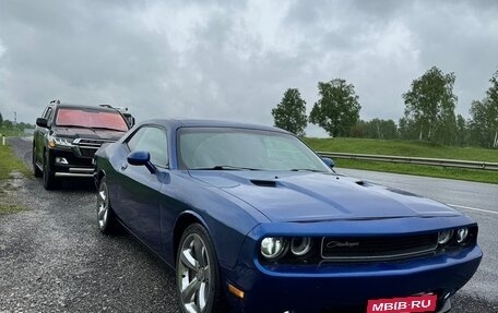 Dodge Challenger III рестайлинг 2, 2012 год, 1 700 000 рублей, 6 фотография