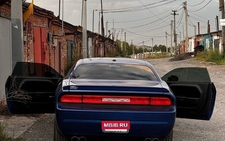 Dodge Challenger III рестайлинг 2, 2012 год, 1 700 000 рублей, 3 фотография