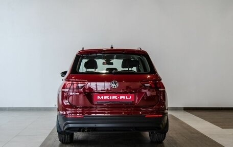 Volkswagen Tiguan II, 2019 год, 2 200 000 рублей, 4 фотография