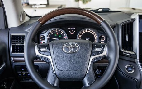 Toyota Land Cruiser 200, 2016 год, 6 618 000 рублей, 19 фотография