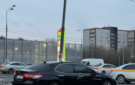 Toyota Camry, 2019 год, 2 700 000 рублей, 3 фотография