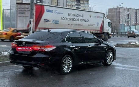 Toyota Camry, 2019 год, 2 700 000 рублей, 2 фотография