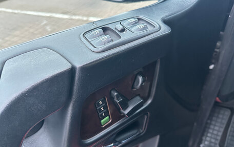 Mercedes-Benz G-Класс W463 рестайлинг _ii, 2002 год, 2 049 000 рублей, 11 фотография