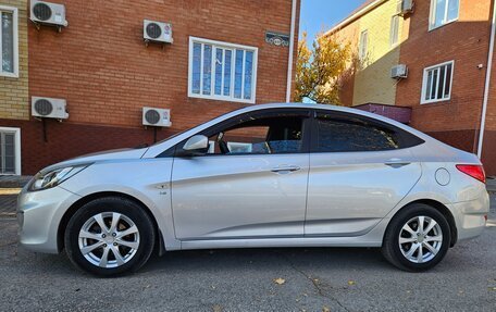 Hyundai Solaris II рестайлинг, 2011 год, 950 000 рублей, 2 фотография