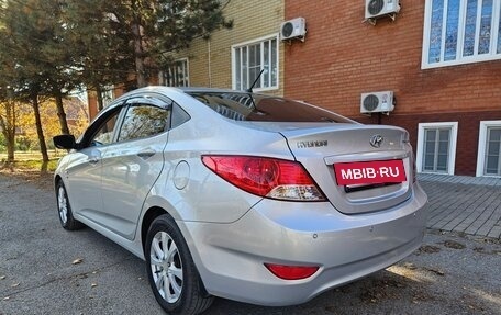Hyundai Solaris II рестайлинг, 2011 год, 950 000 рублей, 3 фотография