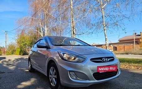 Hyundai Solaris II рестайлинг, 2011 год, 950 000 рублей, 7 фотография