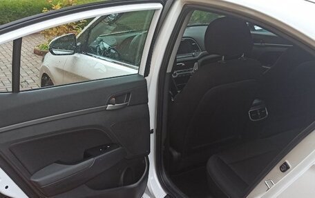 Hyundai Elantra VI рестайлинг, 2017 год, 1 500 000 рублей, 8 фотография