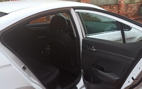 Hyundai Elantra VI рестайлинг, 2017 год, 1 500 000 рублей, 9 фотография