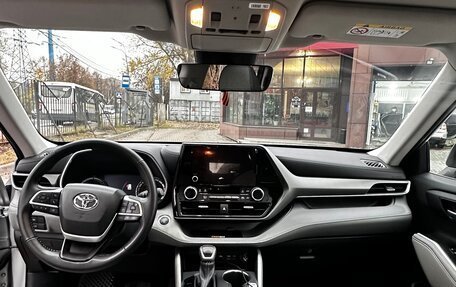 Toyota Highlander, 2022 год, 5 200 000 рублей, 8 фотография