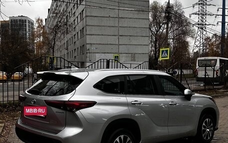 Toyota Highlander, 2022 год, 5 200 000 рублей, 5 фотография