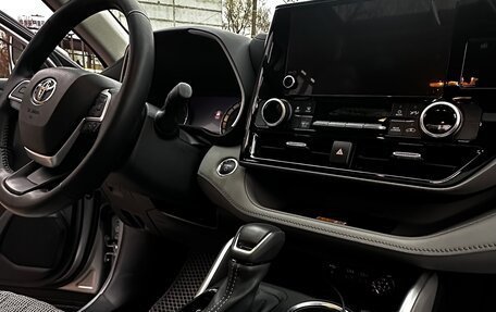 Toyota Highlander, 2022 год, 5 200 000 рублей, 11 фотография