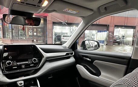 Toyota Highlander, 2022 год, 5 200 000 рублей, 9 фотография