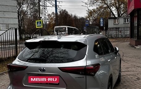 Toyota Highlander, 2022 год, 5 200 000 рублей, 4 фотография