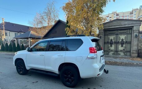 Toyota Land Cruiser Prado 150 рестайлинг 2, 2011 год, 3 000 000 рублей, 7 фотография