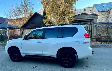 Toyota Land Cruiser Prado 150 рестайлинг 2, 2011 год, 3 000 000 рублей, 8 фотография