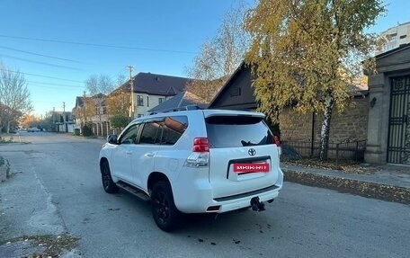 Toyota Land Cruiser Prado 150 рестайлинг 2, 2011 год, 3 000 000 рублей, 3 фотография