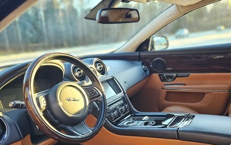 Jaguar XJ IV (X351), 2017 год, 2 790 000 рублей, 5 фотография