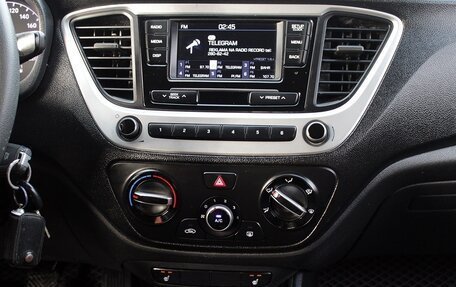 Hyundai Solaris II рестайлинг, 2018 год, 899 000 рублей, 8 фотография