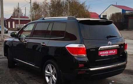 Toyota Highlander III, 2012 год, 1 750 000 рублей, 4 фотография