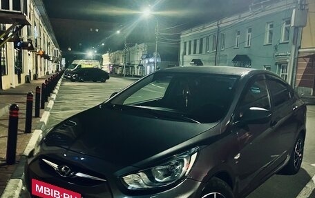 Hyundai Solaris II рестайлинг, 2013 год, 735 000 рублей, 2 фотография