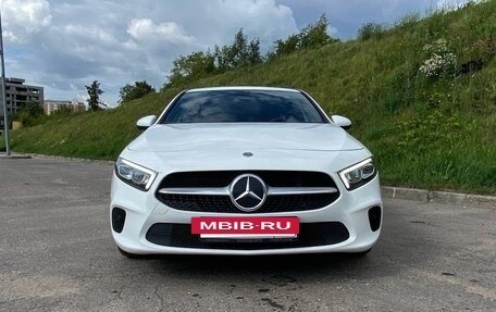 Mercedes-Benz A-Класс, 2019 год, 2 680 000 рублей, 2 фотография