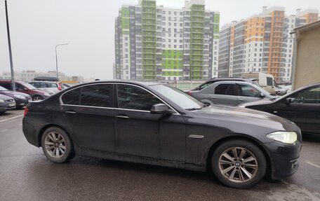 BMW 5 серия, 2016 год, 1 900 000 рублей, 3 фотография