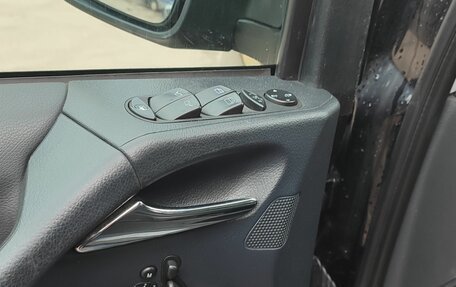 Mercedes-Benz Viano, 2011 год, 2 399 800 рублей, 13 фотография