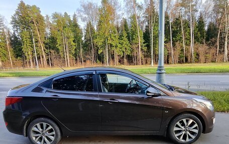 Hyundai Solaris II рестайлинг, 2015 год, 820 000 рублей, 5 фотография