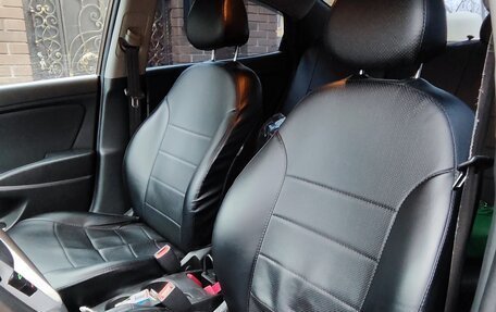 Hyundai Solaris II рестайлинг, 2015 год, 820 000 рублей, 10 фотография