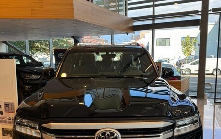 Toyota Land Cruiser, 2025 год, 8 300 000 рублей, 2 фотография