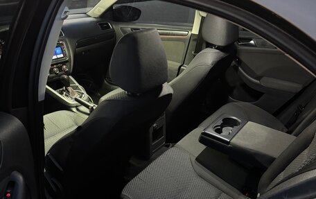 Volkswagen Jetta VI, 2011 год, 790 000 рублей, 8 фотография