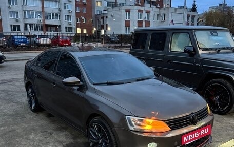 Volkswagen Jetta VI, 2011 год, 790 000 рублей, 2 фотография