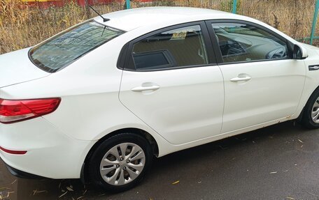 KIA Rio III рестайлинг, 2015 год, 950 000 рублей, 3 фотография