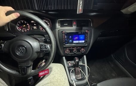 Volkswagen Jetta VI, 2011 год, 790 000 рублей, 12 фотография