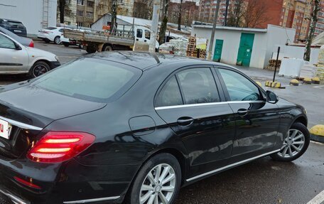 Mercedes-Benz E-Класс, 2016 год, 3 000 000 рублей, 9 фотография