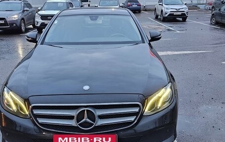 Mercedes-Benz E-Класс, 2016 год, 3 000 000 рублей, 20 фотография