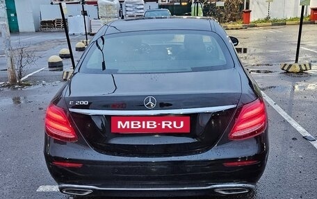 Mercedes-Benz E-Класс, 2016 год, 3 000 000 рублей, 21 фотография