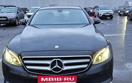 Mercedes-Benz E-Класс, 2016 год, 3 000 000 рублей, 15 фотография