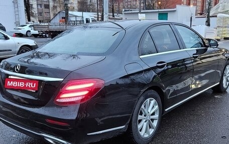 Mercedes-Benz E-Класс, 2016 год, 3 000 000 рублей, 19 фотография