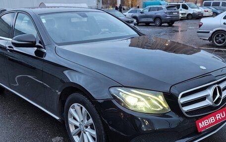 Mercedes-Benz E-Класс, 2016 год, 3 000 000 рублей, 18 фотография