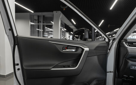 Toyota RAV4, 2025 год, 4 300 000 рублей, 14 фотография